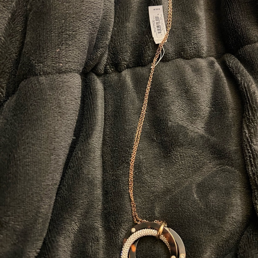 Michael Kors necklace - Picture 2 of 4